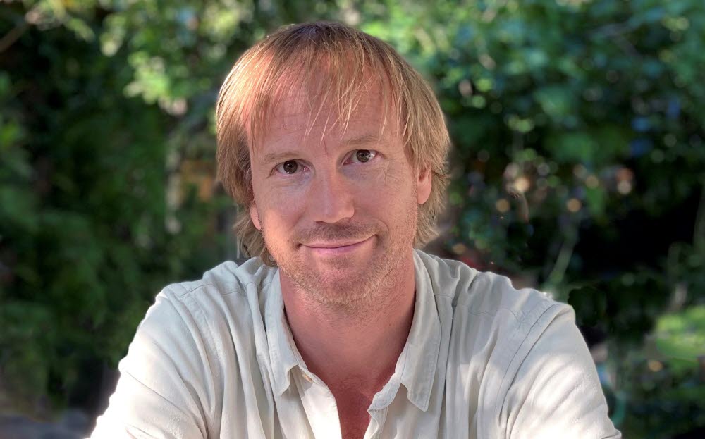 Porträttbild av David Svensson, konstnär