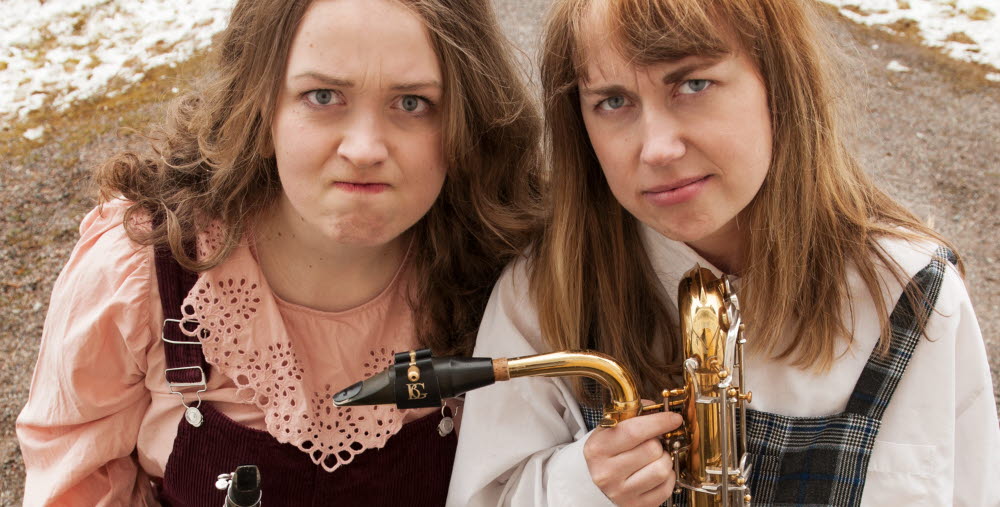 Pressbild Två otrevliga flickor